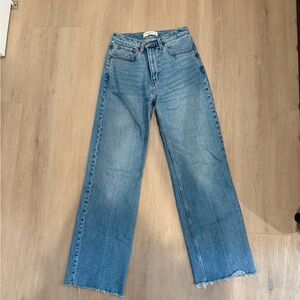 Abercrombie High Rise 90s Relaxed Jeans Medium Raw Hem 26R